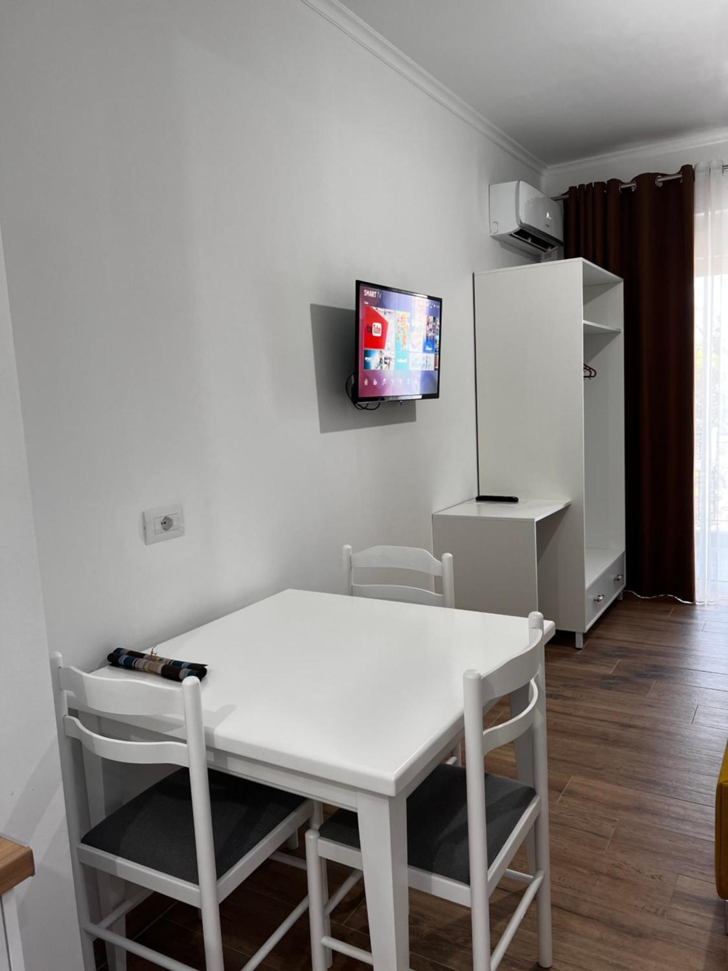 The Gwen Apartment Sarandë Exterior foto