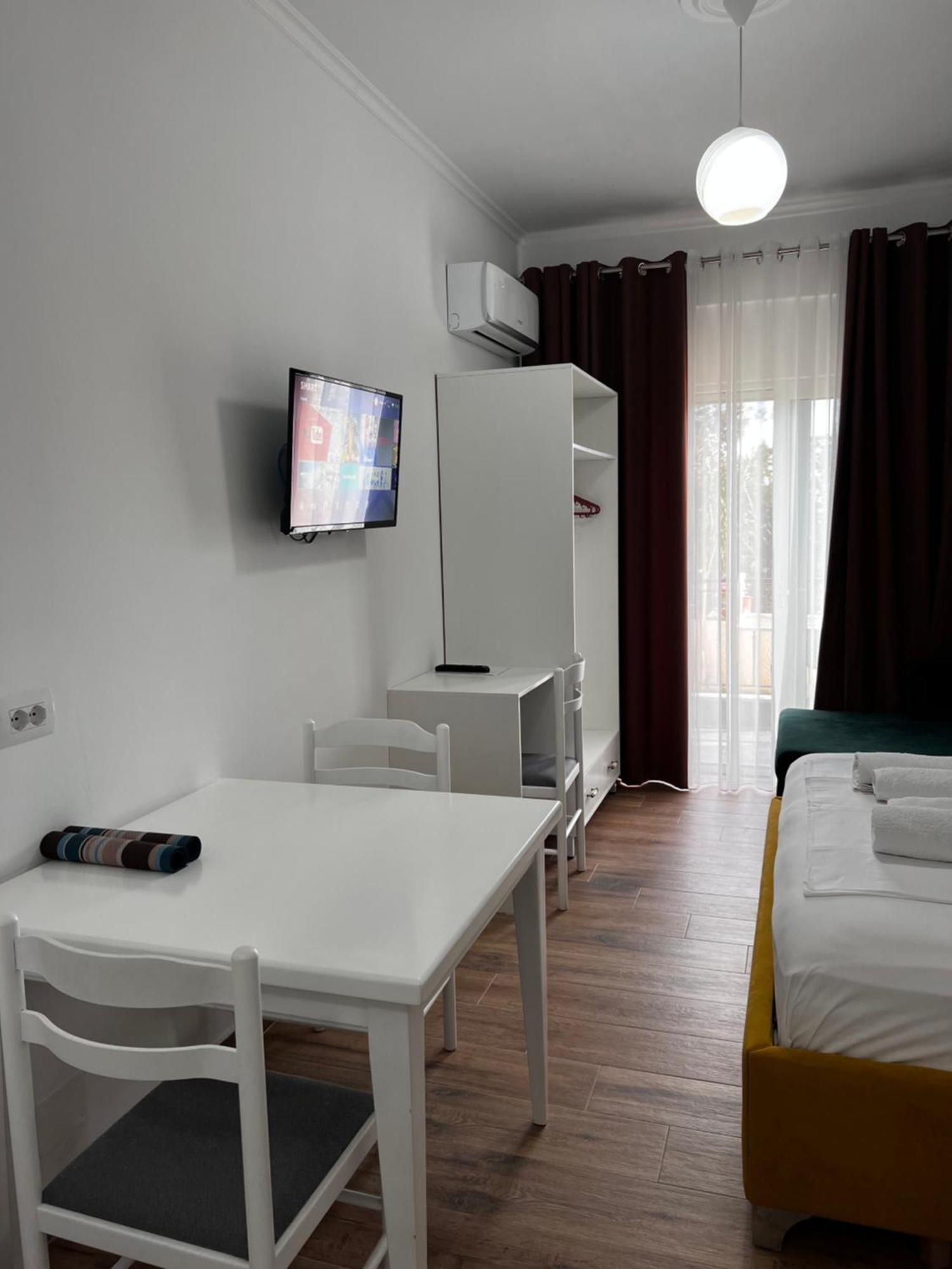 The Gwen Apartment Sarandë Exterior foto
