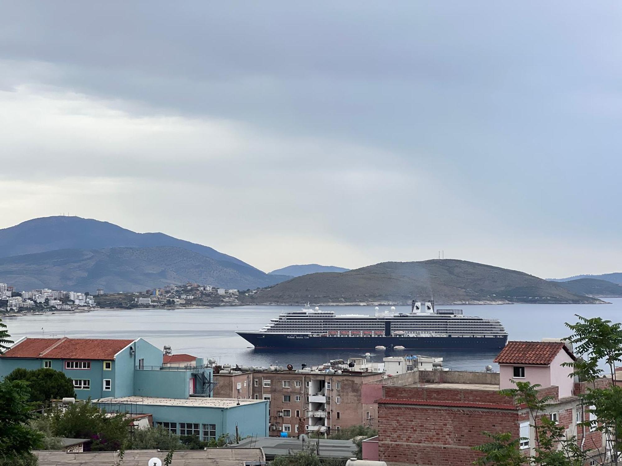 The Gwen Apartment Sarandë Exterior foto