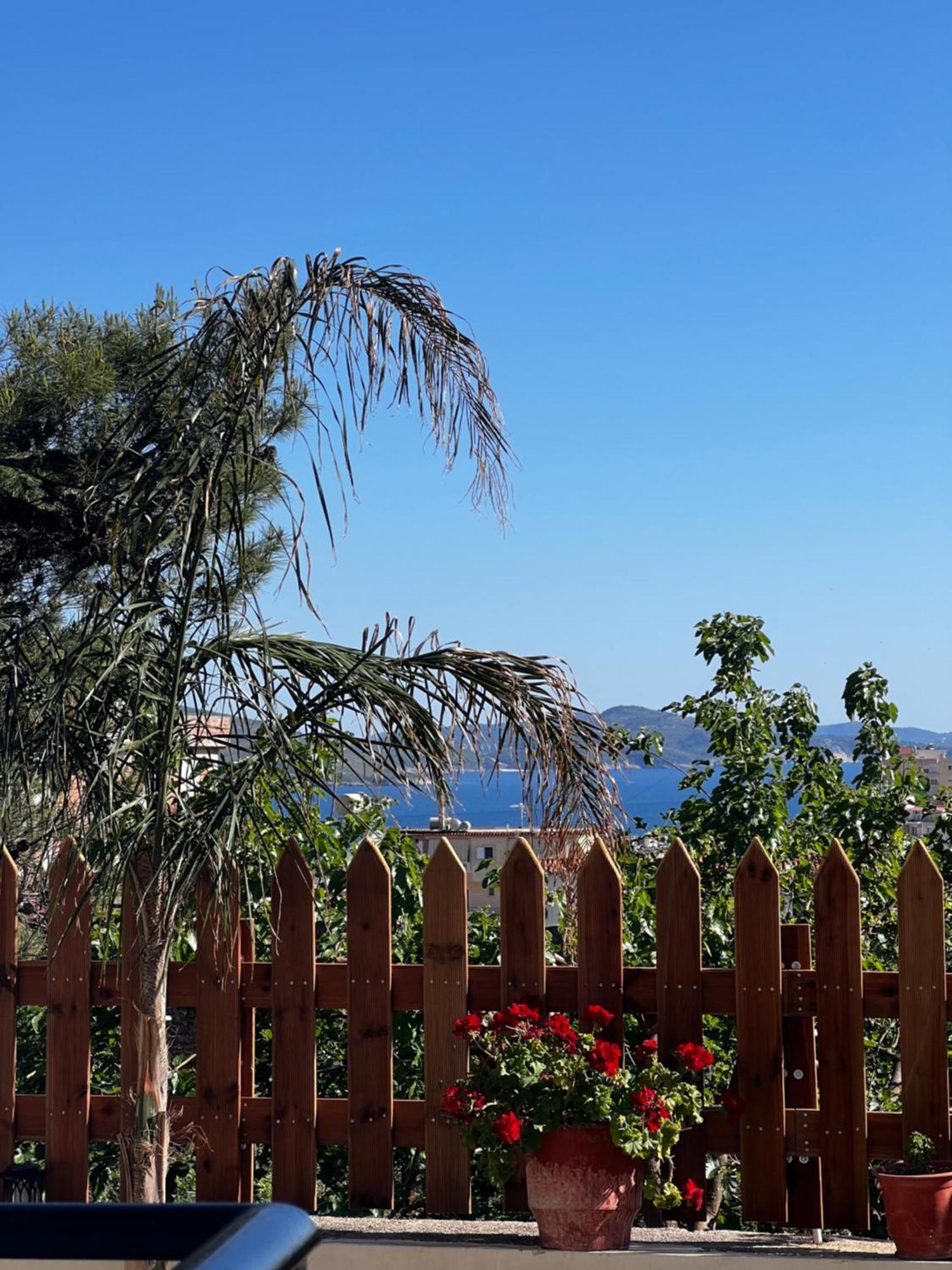 The Gwen Apartment Sarandë Exterior foto